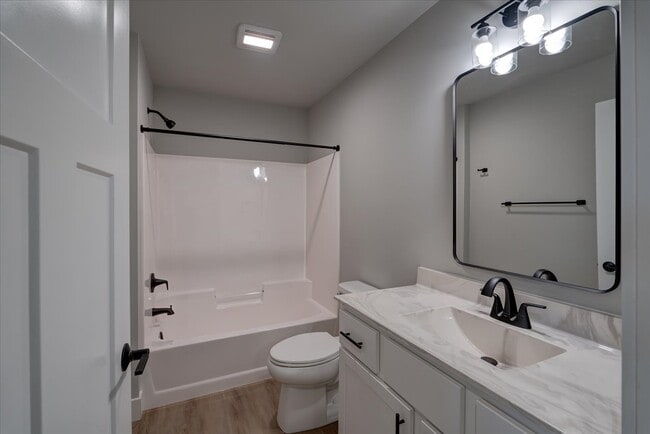 Building Photo - 139 Prairie Heights Dr