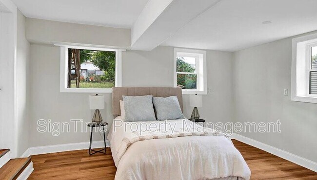 Building Photo - 12 S Main St