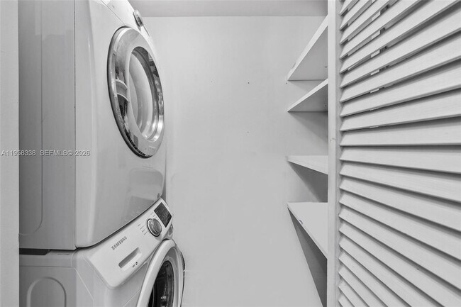 Building Photo - 650 West Ave