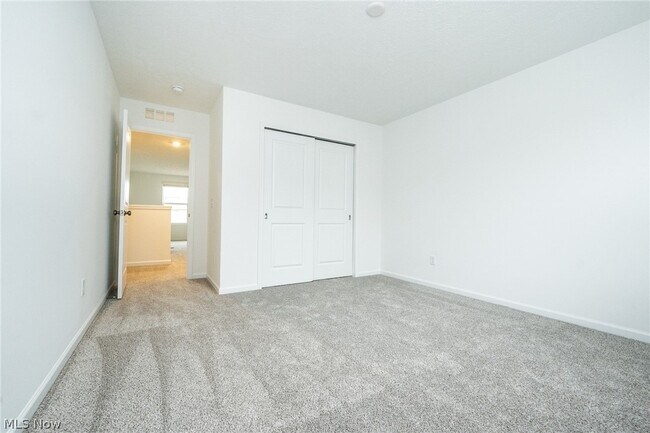 Building Photo - 98 Brewster Dr