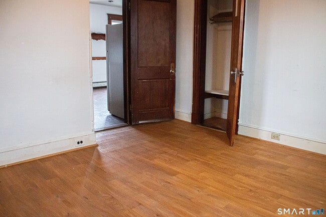 Building Photo - 405 Wilson St