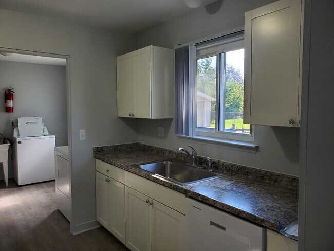 Building Photo - 30492 Groveland St