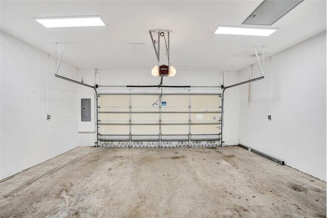 Building Photo - 8308 NW 9th Ave