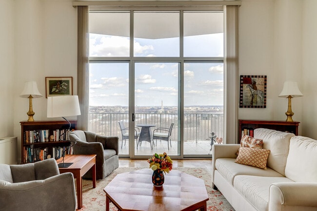 Building Photo - 1200 N Nash St