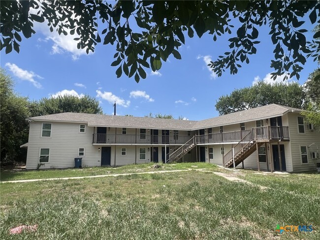 Primary Photo - 201 Lowery Dr