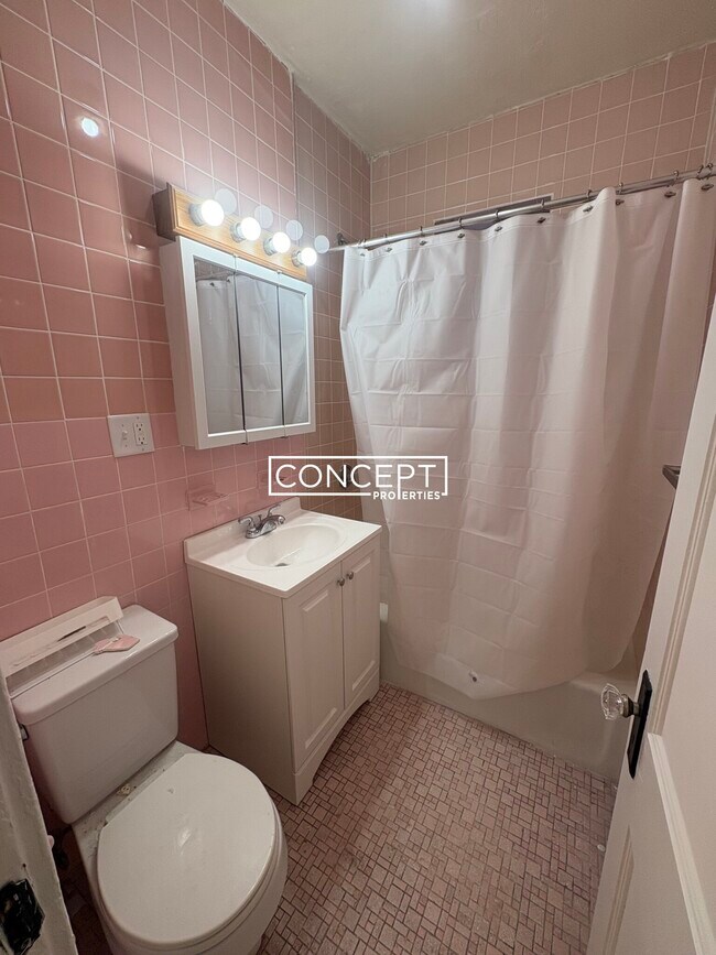 Building Photo - 7A Price Rd. Unit 4