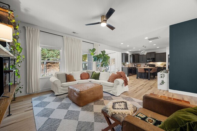 Building Photo - Discover this stunning 3-bedroom, 2.5-bathroom home where design and comfort meet in Mill Creek F...