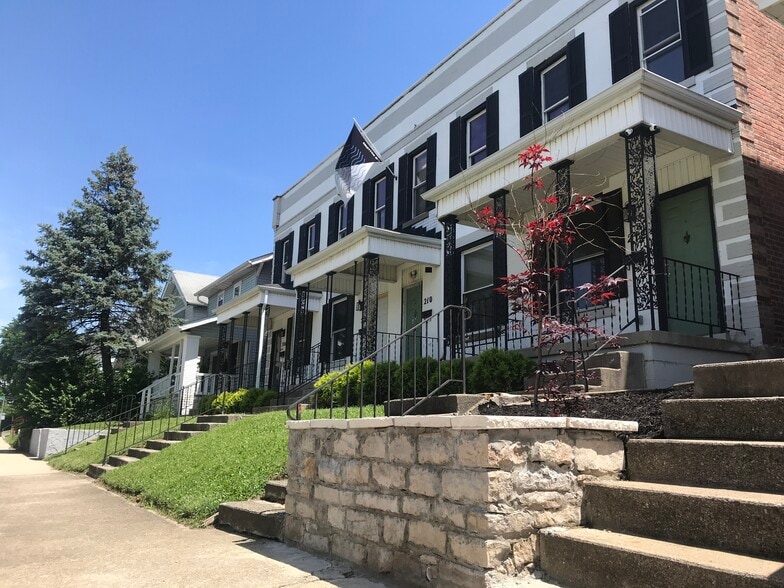 Primary Photo - 208 Dakota Ave