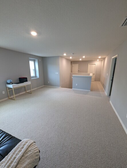 Building Photo - 9235 Freedom Hill Dr