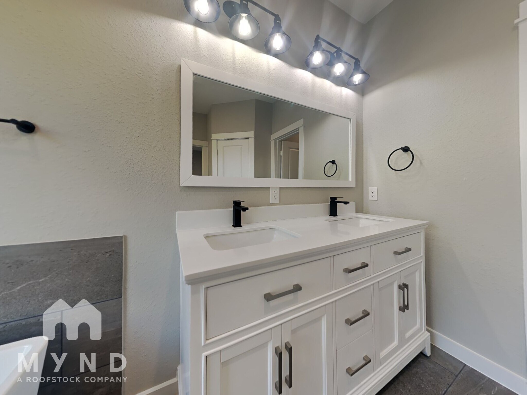 Building Photo - 6722 Parker Oaks Ln