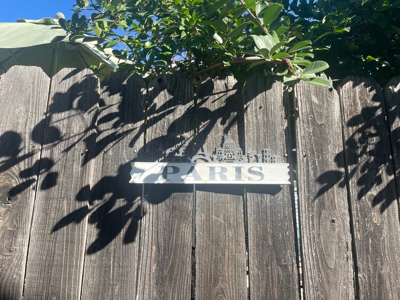 Building Photo - 1534 N Ave 47