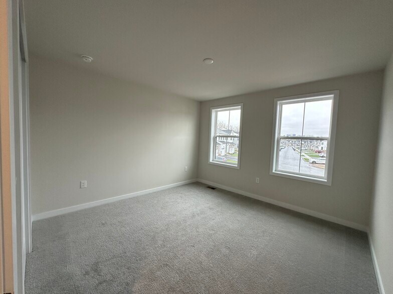 Building Photo - 182 Mahogany Ln