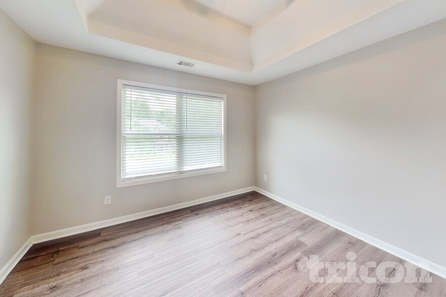 Building Photo - 1571 English Manor Cir