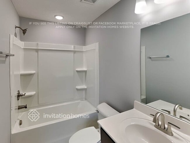 Building Photo - 838 Cedar Ln