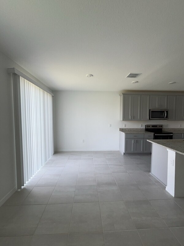 Building Photo - 4917 Kaia Ave
