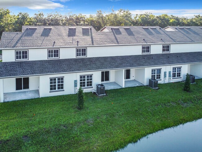 Building Photo - Townhouse For Lease in Saint Cloud