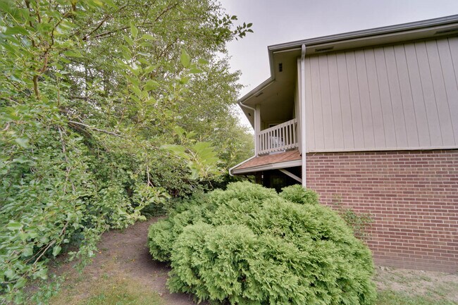 Building Photo - 74 Terry Dr