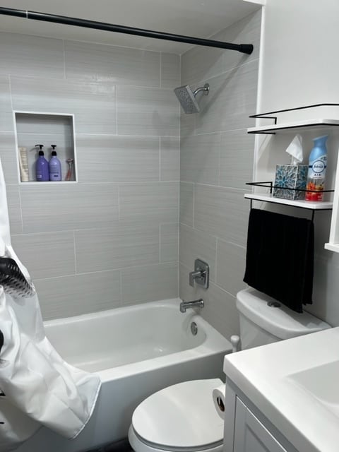 Bathroom - 4545 Collwood Blvd