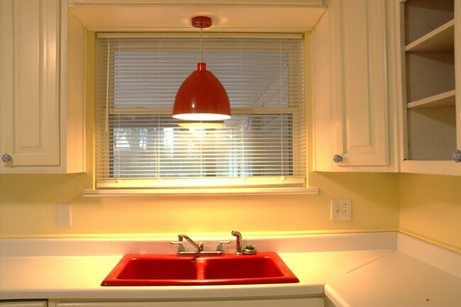 Building Photo - 514 Delaney Rd NW