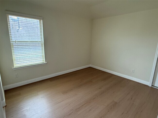 Building Photo - 6802 Tiger Trl