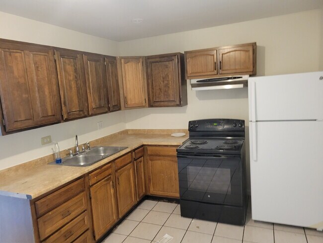 Building Photo - Aurora - 2 Bedroom, 2 Bathroom Duplex (13NE)