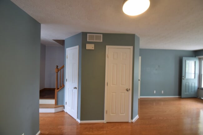Building Photo - 1136 Anthrop Dr