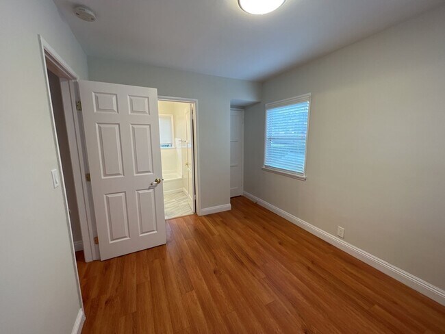 Building Photo - 119