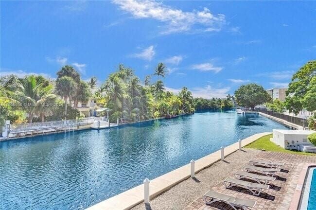 Building Photo - 1816 E Oakland Park Blvd