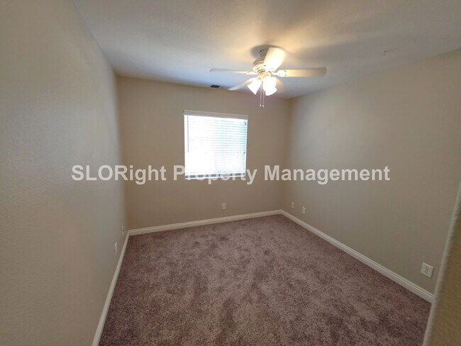 Building Photo - AVAILABLE NOW - Beautiful 3Bed + Bonus Room, 2Bath Paso Robles Home