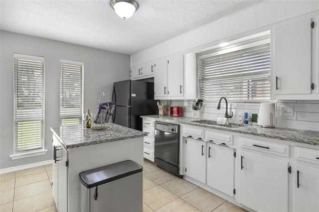 Building Photo - 2725 Westridge Dr