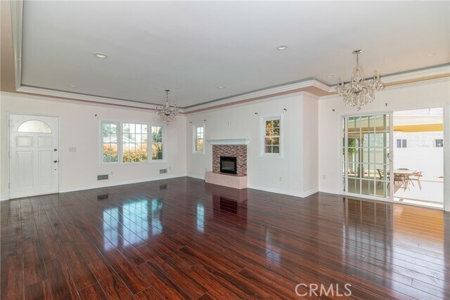 Building Photo - 10610 Nassau Ave