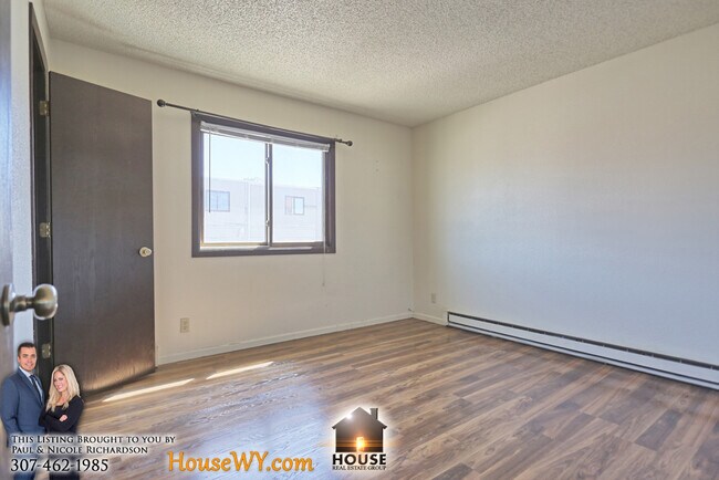 Building Photo - 2238 E 8th St