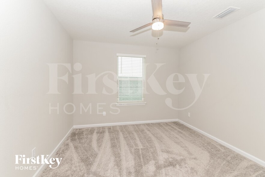 Building Photo - 2081 Amberly Dr