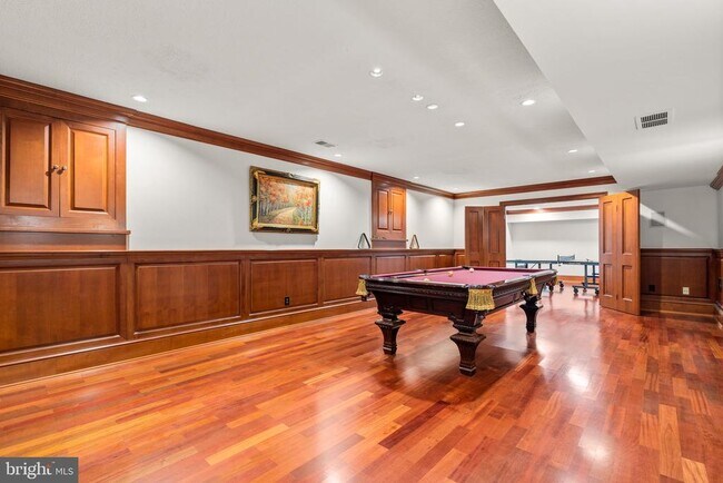 Building Photo - 1301 Daviswood Dr