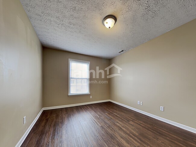 Building Photo - 1621 Wagner Dr