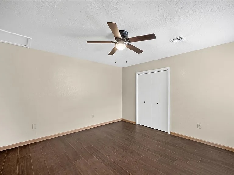 Building Photo - 907 NE Tortoise Dr