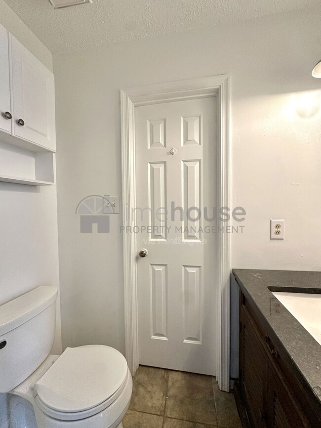 Building Photo - 4611 Fern Oak Ct.