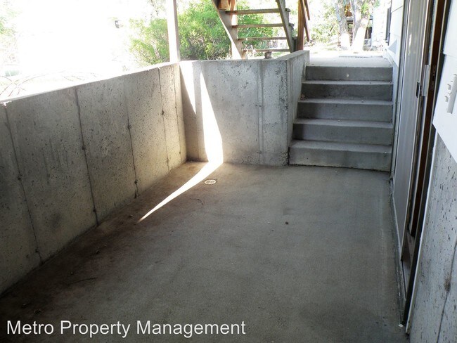 Building Photo - 287-309 Aristocrat Dr
