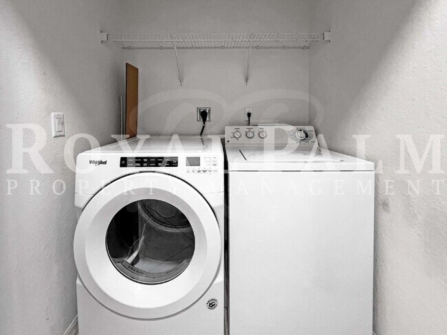 Building Photo - Swipe Right on This Estero 2-Bedroom Condo — Elevator Access + $500 Off If You Apply Before FEB 13!