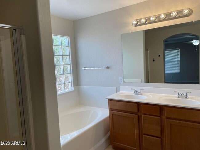 Building Photo - 6942 E San Tan Way