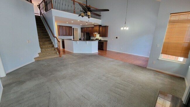 Building Photo - 4 Bed, 3.5 Townhome in Five Forks is Available!