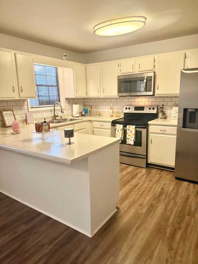 Building Photo - 6025 Sand Wedge Cir NW