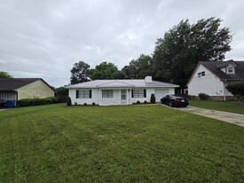 Building Photo - 128 Bluegrass Dr