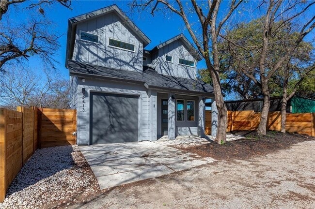 Building Photo - 2413 E 9th St