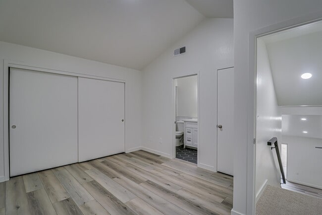 Building Photo - 5400 Dunsmuir Rd