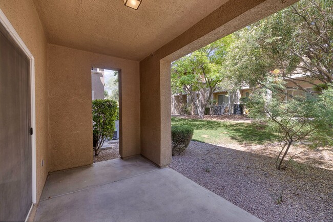 Building Photo - SUMMERLIN 1ST FLOOR - 2 BEDROOM + Den W/ 3...