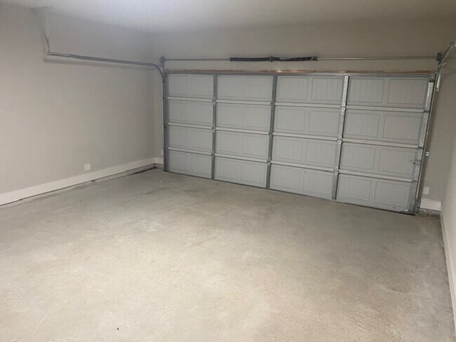 Building Photo - 4/2.5/2 - PRICE DROP!!!