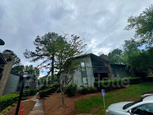Building Photo - 5016 Sardis Rd