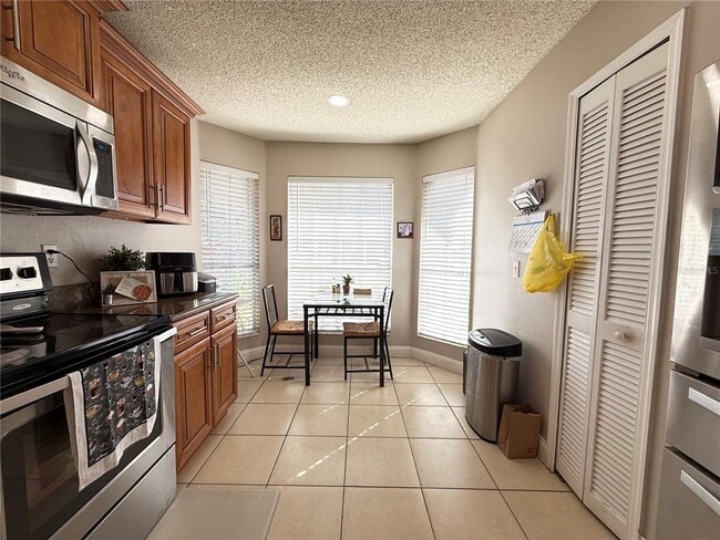 Building Photo - 8055 Antibes Ct