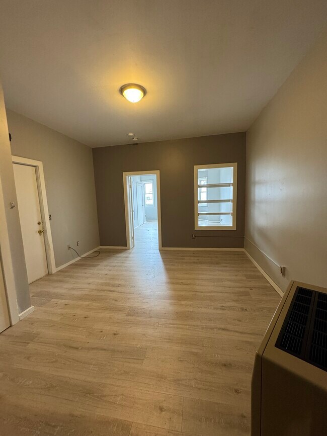 Building Photo - 23 Main St